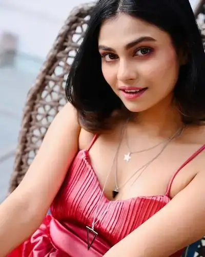 Escort Service Aliganj